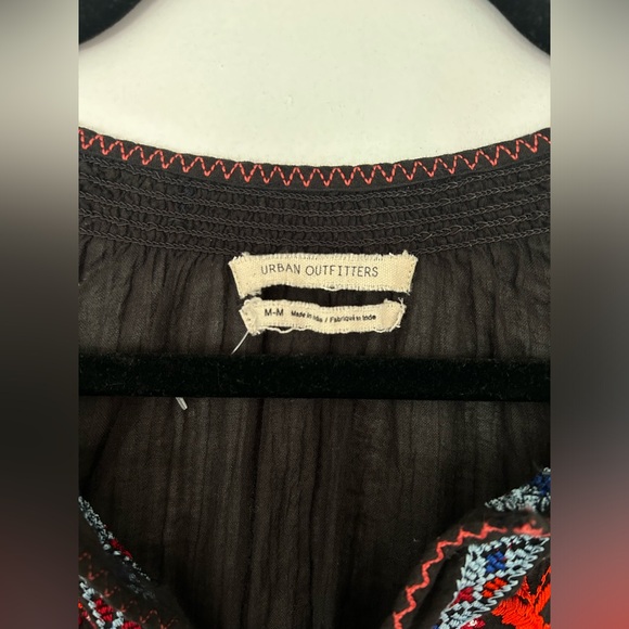 NWOT Urban Outfitters embroidered crop top - Picture 5 of 6